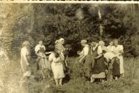 Dateiname=Flachsernteca1940.jpg
Dateigröße=423KB
Abmessungen: 1010x676
hinzugefügt am: 30. April 2006 Flachsernteca1940.jpg